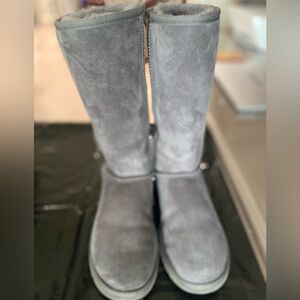 Ugg mint condition boots size only wear it twice!!